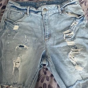 Denim mid rise jean shorts